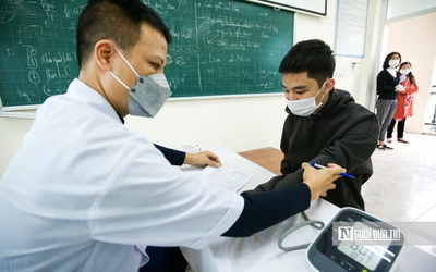 Ngày 1/4: Ca Covid-19 mới gần gấp đôi số khỏi bệnh