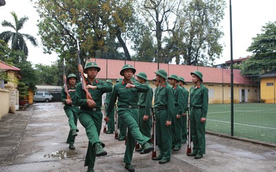 Chiến sĩ gác Lăng kể chuyện “canh cho Bác ngủ ngon giấc” và những bước chân “chuẩn từng centimet”