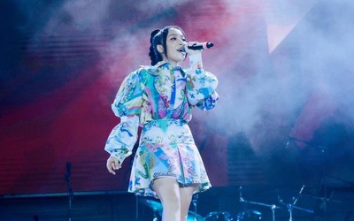 Ca sĩ Mỹ Linh nói về màn trình diễn gây tranh cãi của con gái