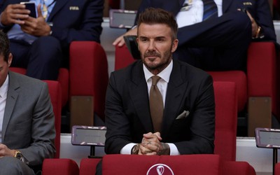 Đại sứ World Cup 2022 David Beckham lịch lãm trên khán đài xem trận Anh và Iran