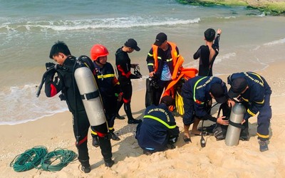 Quảng Trị: Đã tìm thấy thi thể học sinh bị đuối nước khi tắm biển