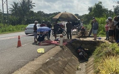 Đắk Lắk: Xe máy lao xuống mương nước khiến 2 người tử vong