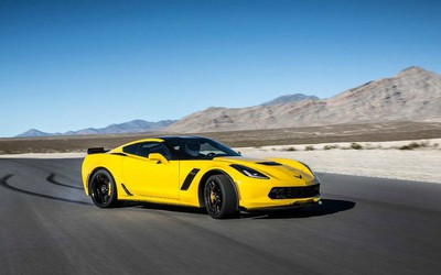 Thót tim với màn drift cháy lốp của Chevrolet Corvette C7 Z06