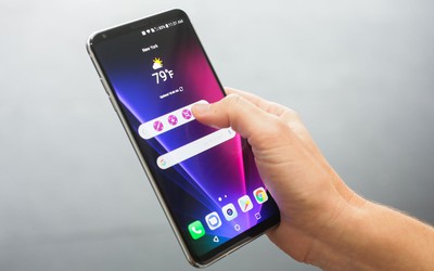 LG V30 bị tháo tung để chứng minh rằng rất dễ sửa chữa