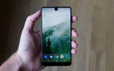 Essential Phone giảm "sốc" từ 16 triệu xuống 8 triệu đồng