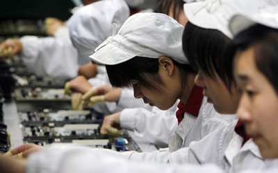 Foxconn tuyển dụng trái phép học sinh để lắp ráp iPhone X