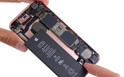 Tại Việt Nam iPhone sẽ được thay pin với giá rẻ, trừ iPhone lock