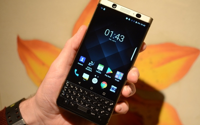 BlackBerry KEYone bất ngờ thêm phiên bản màu đồng