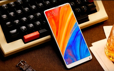 Xiaomi ra mắt Mi MIX 2S, vẫn nói không với "tai thỏ"