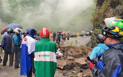 Hà Giang: Sạt lở đá ở đèo Mã Pí Lèng khiến một du khách cùng hướng dẫn viên du lịch trọng thương