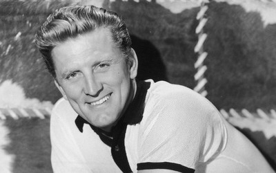 Diễn viên hàng đầu Hollywood Kirk Douglas qua đời ở tuổi 103