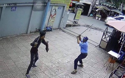 Truy bắt nam thanh niên chém trọng thương một bảo vệ chung cư