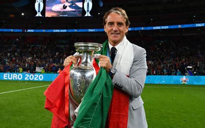 Roberto Mancini bị cám dỗ trở lại Ngoại hạng Anh vì “tiếng gọi” của MU