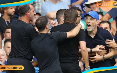 Conte và Tuchel nhận thẻ đỏ: Khi những ông thày hết nhẹ nhàng