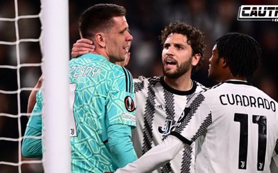 Thủ môn của Juventus òa khóc khi phải rời sân vì gặp vấn đề tim mạch