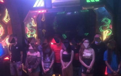 Phát hiện hàng chục thanh niên nam, nữ sử dụng ma túy tại quán karaoke bấp chấp dịch bệnh