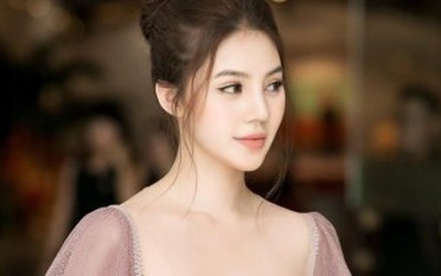 Nhìn lại loạt ảnh khoe cuộc sống sang chảnh của Jolie Nguyễn