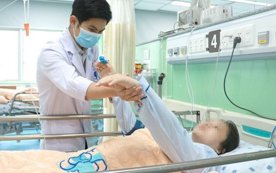 Sản phụ 30 tuổi đang ăn đột nhiên méo mặt, yếu liệt nửa người, hôn mê