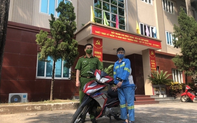 Nữ công nhân môi trường bị cướp ở Hà Nội được tặng 4 xe máy