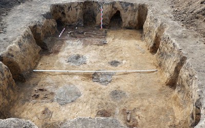 Kho báu kỳ lạ bên trong ngôi mộ chiến binh 2.400 năm