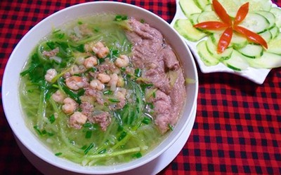 Món ngon cuối tuần: Canh bầu nấu bề bề ngọt mát, đưa cơm