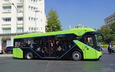 Từ năm 2050, 100% xe buýt, xe taxi sử dụng năng lượng xanh