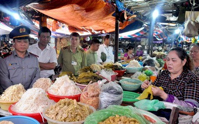 Phó Thủ tướng: Cần siết lại công tác bảo đảm an toàn thực phẩm