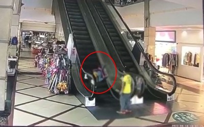 Con gái gặp tai nạn thang máy, xem camera mẹ phẫn nộ khi biết lý do