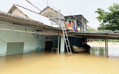 Bản tin 16/10: Mưa lũ làm hơn 4.000 ngôi nhà ở tỉnh Quảng Nam bị ngập sâu; 5 ô tô tông liên hoàn trên cao tốc Tp.HCM - Trung Lương