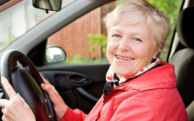 Độ tuổi cao nhất được lái xe ôtô là bao nhiêu?