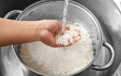 Vo gạo cho thêm muối mang lại lợi ích tuyệt vời ít người biết