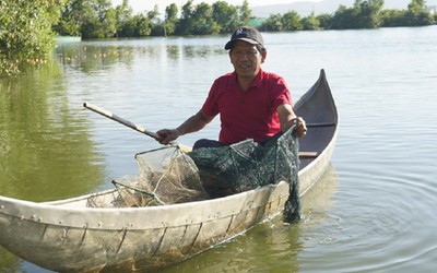 Nuôi con bơi giật lùi xen cua và cá, lão nông thu lãi nửa tỷ đồng/năm