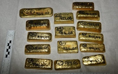 Phát hiện số vàng thỏi nặng 103kg trị giá 127 tỷ đồng trên máy bay