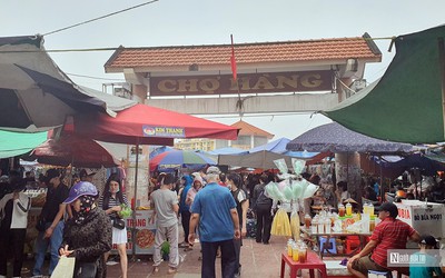 Hải Phòng: Độc đáo chợ phiên mua may, bán rủi giữa lòng đô thị