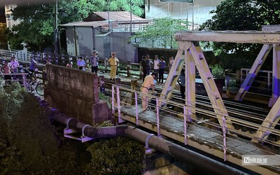 Hải Phòng: Cầu đường sắt bị hư hỏng sau cú đâm mạnh của sà lan