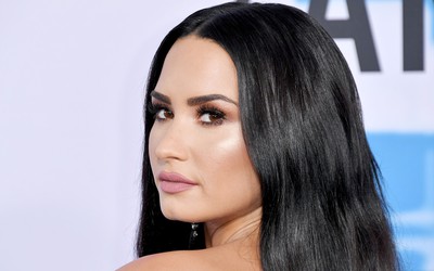 Demi Lovato và những lời tự sự về đời tư ngập tràn chất kích thích