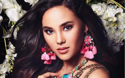 Soi profile “khủng” của tân Hoa hậu Hoàn vũ 2018 - Miss Universe 2018