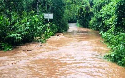 Quảng Bình mưa lớn chia cắt nhiều nơi, một Trung tá biên phòng tử nạn