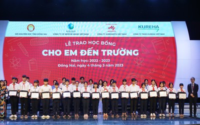 Đồng Nai: Trao 400 suất học bổng “Cho em đến trường” năm học 2022-2023