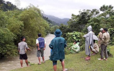 Đã tìm thấy thi thể người đàn ông tàn tật bị nước lũ cuốn trôi