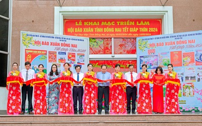 Đồng Nai: Khai mạc triển lãm Hội báo Xuân Tết Giáp Thìn 2024