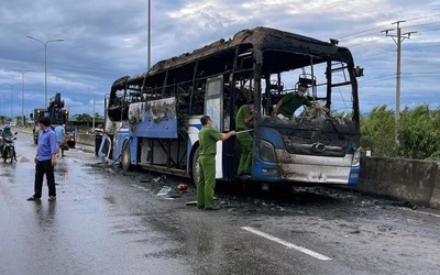 Bình Thuận: Cháy xe giường nằm, hàng chục hành khách thoát chết