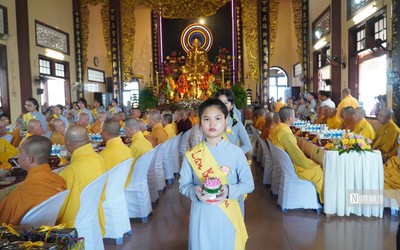 Bình Thuận: Hàng ngàn phật tử xúc động trước Lễ Vu lan báo hiếu