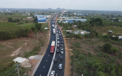 Bình Thuận: Giải pháp tránh ùn tắc và nguy cơ tai nạn tại nút giao đường nhánh cao tốc với QL1A