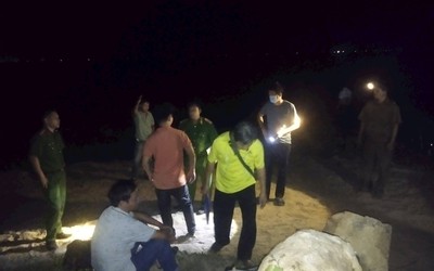 Bình Thuận: Điều tra người đàn ông tử vong bất thường trong khe đá