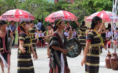 Khám phá lễ dựng cây Nêu của đồng bào Xơ Đăng giữa lòng Đà Nẵng