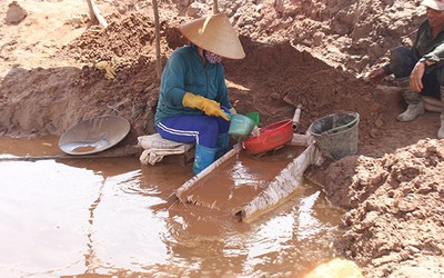 Phát hiện thi thể người phụ nữ bị nước cuốn khi vào rừng khai thác vàng