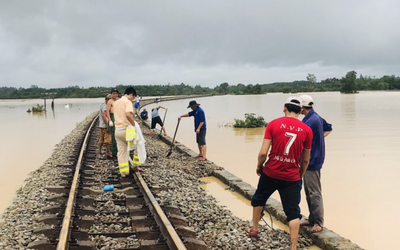 Đà Nẵng phát công điện khẩn ứng phó bão Vamco, sóng tâm bão cao 8-10m