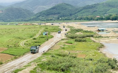 Quảng Nam: Yêu cầu mạnh tay xử lý sai phạm khai thác cát, sỏi, đất