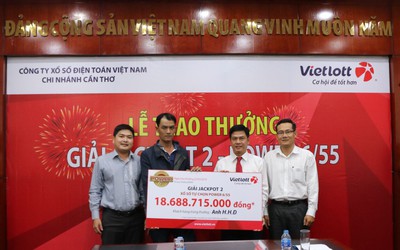 Tưởng trúng 40 triệu hóa ra trúng Vietlott Jackpot 2 hơn 18 tỷ đồng